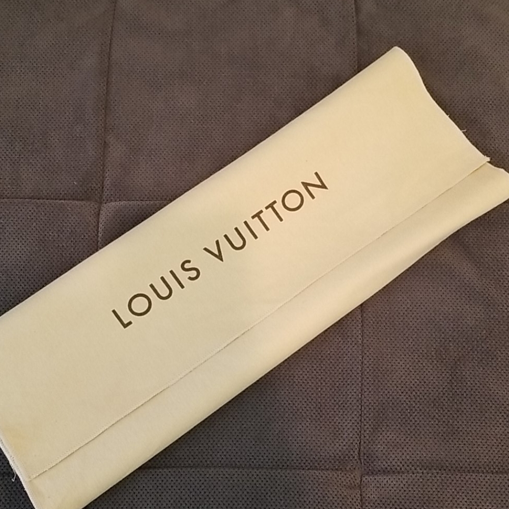 ⛓️ Louis Vuitton® Fold Over Dustbag
